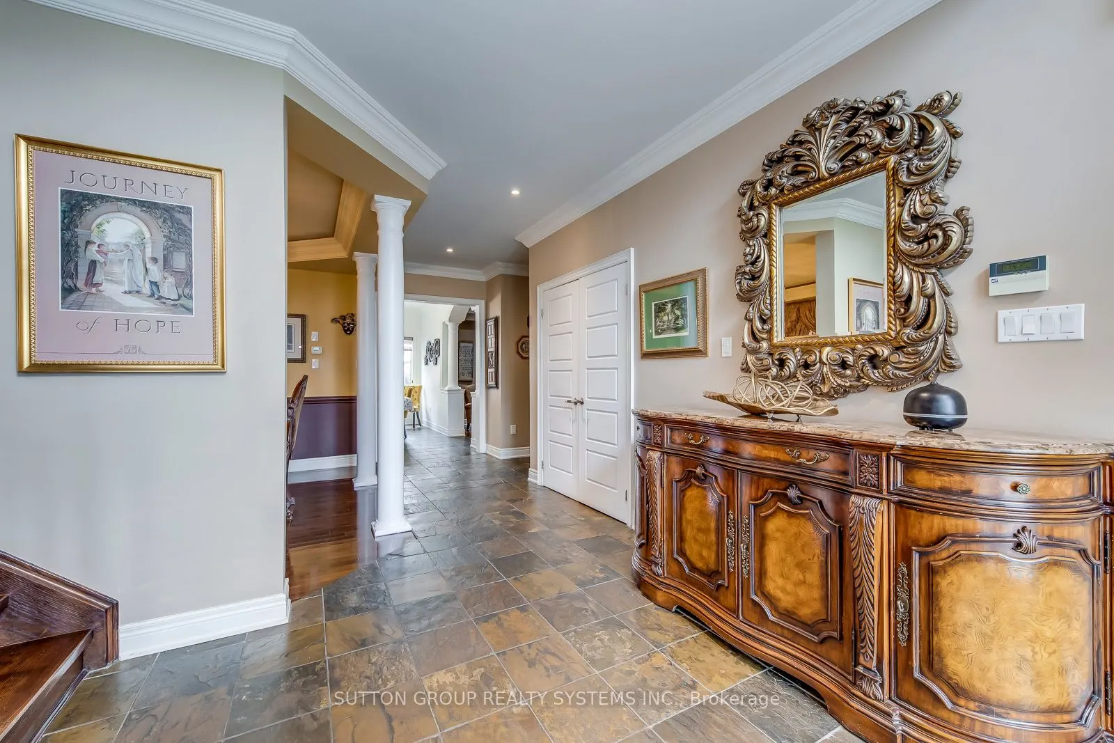 2284 Nena Cres
