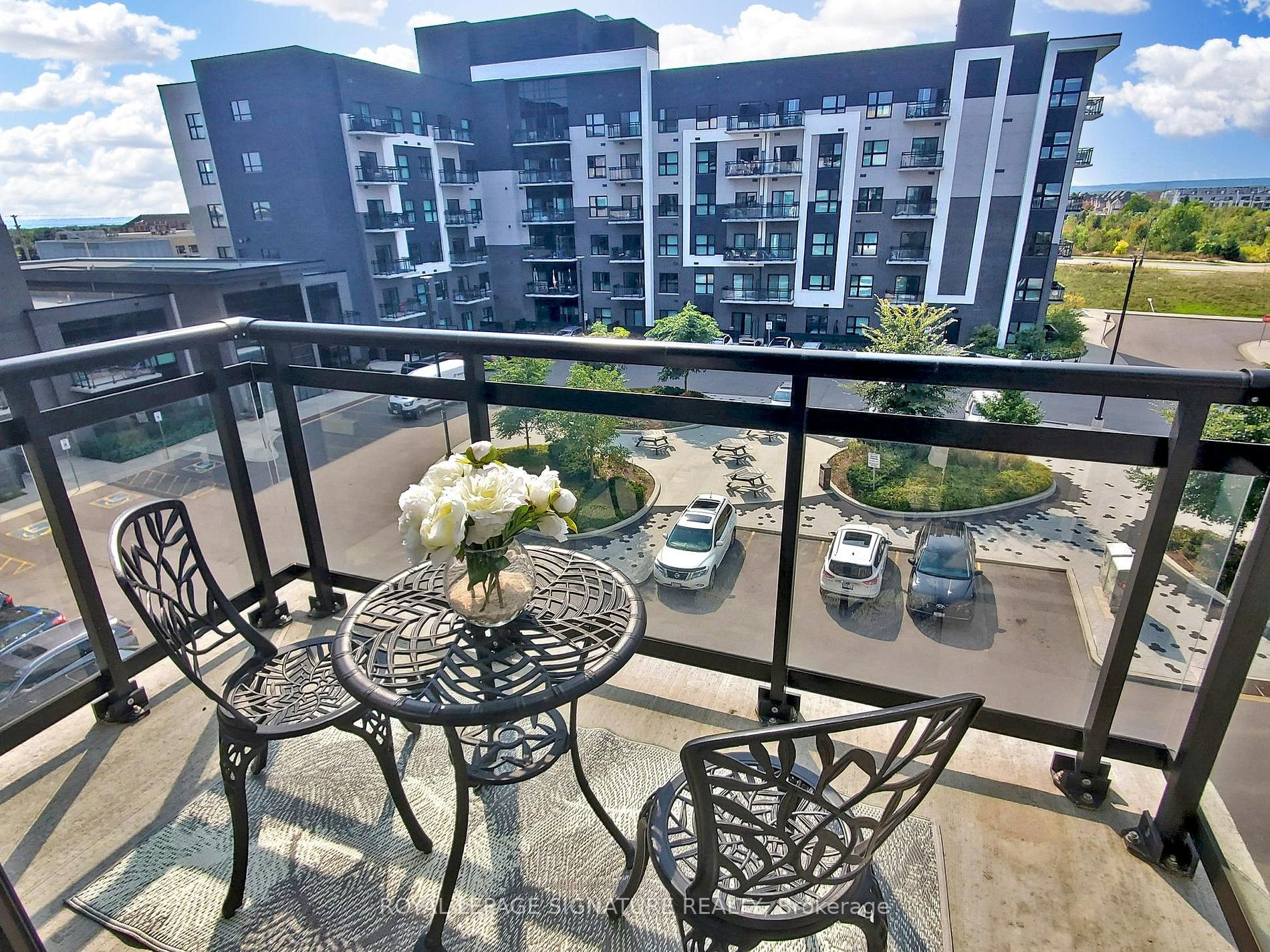102 Grovewood Common, #405