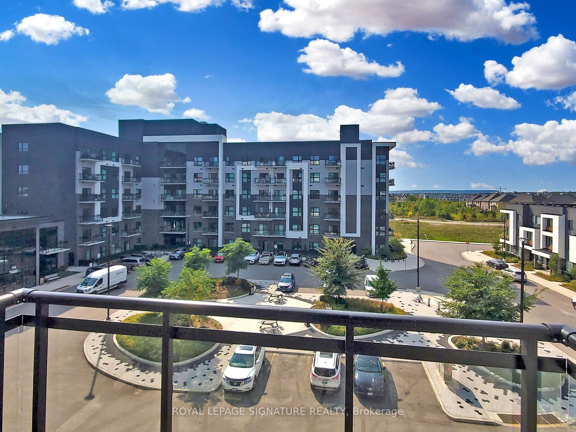 102 Grovewood Common, #405