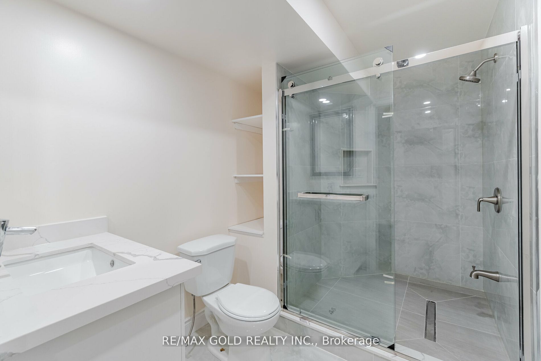 9 Scotchmere Cres