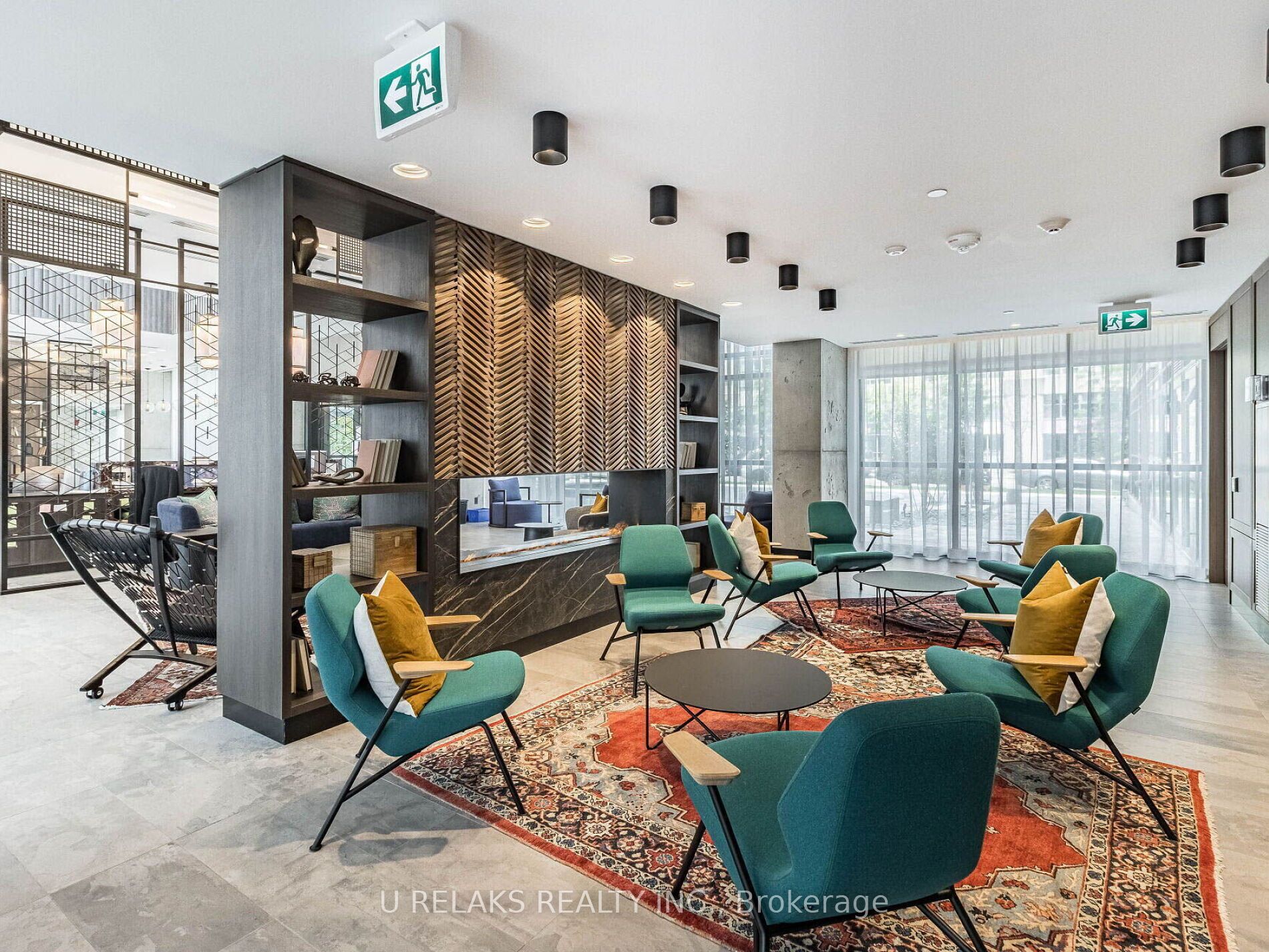 251 Manitoba St, #715