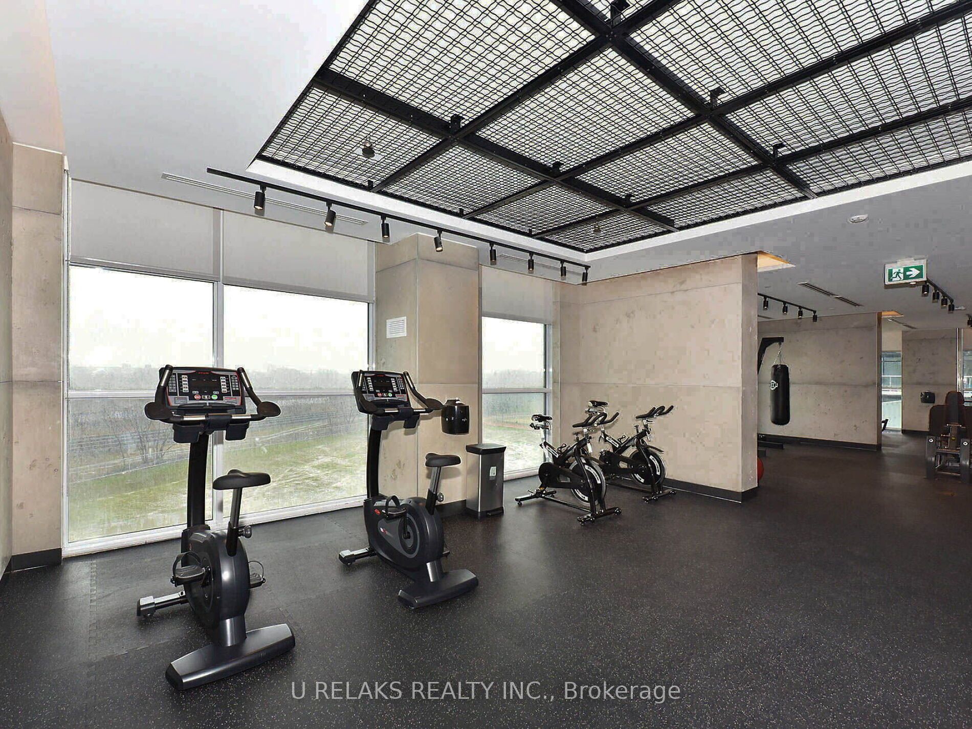 251 Manitoba St, #715
