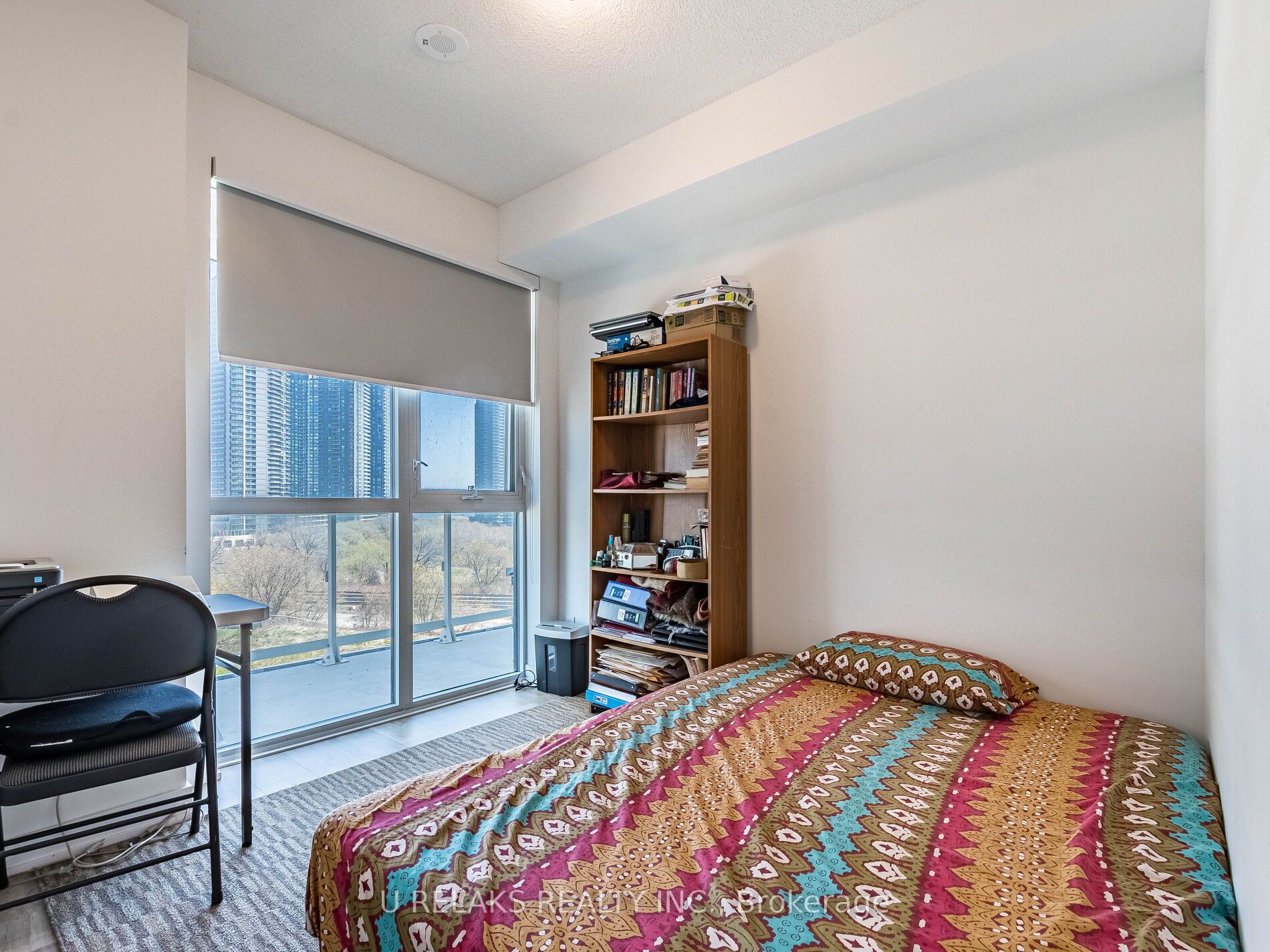 251 Manitoba St, #715
