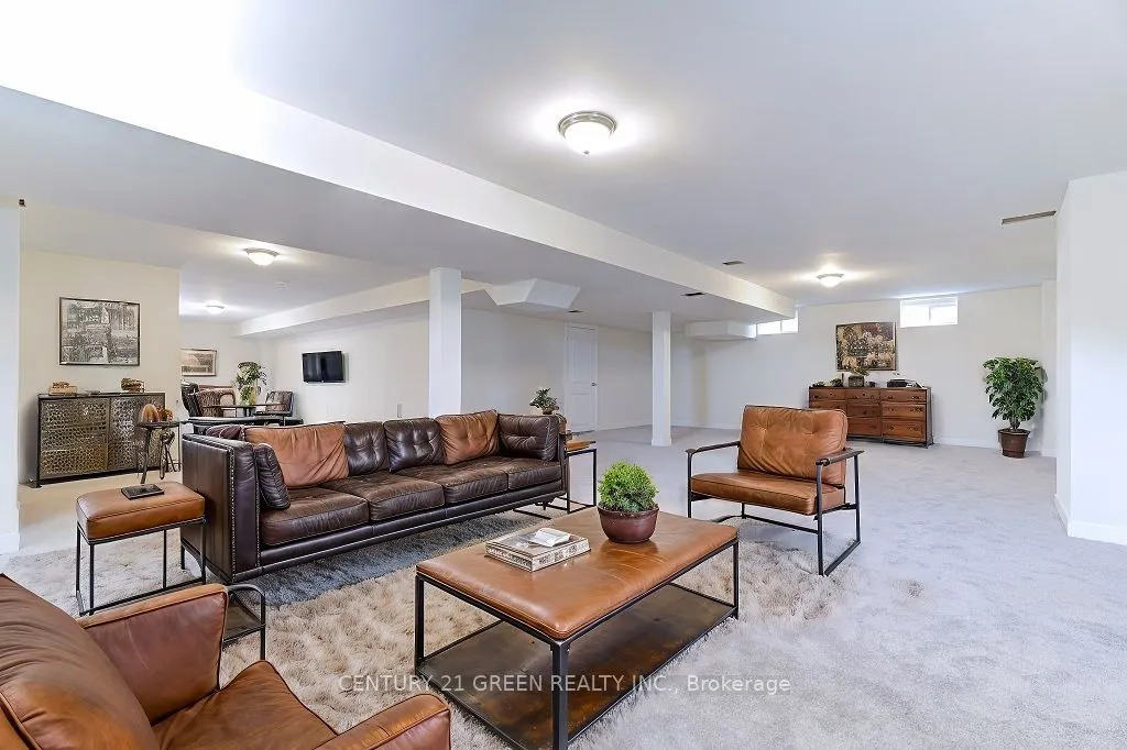 1535 Wellwood Terr