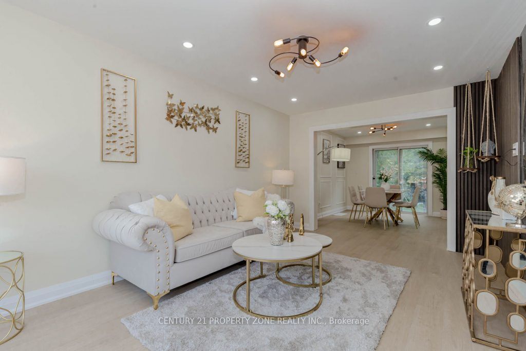 67 Cloverdale Dr