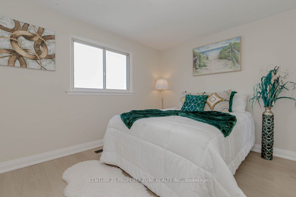 67 Cloverdale Dr