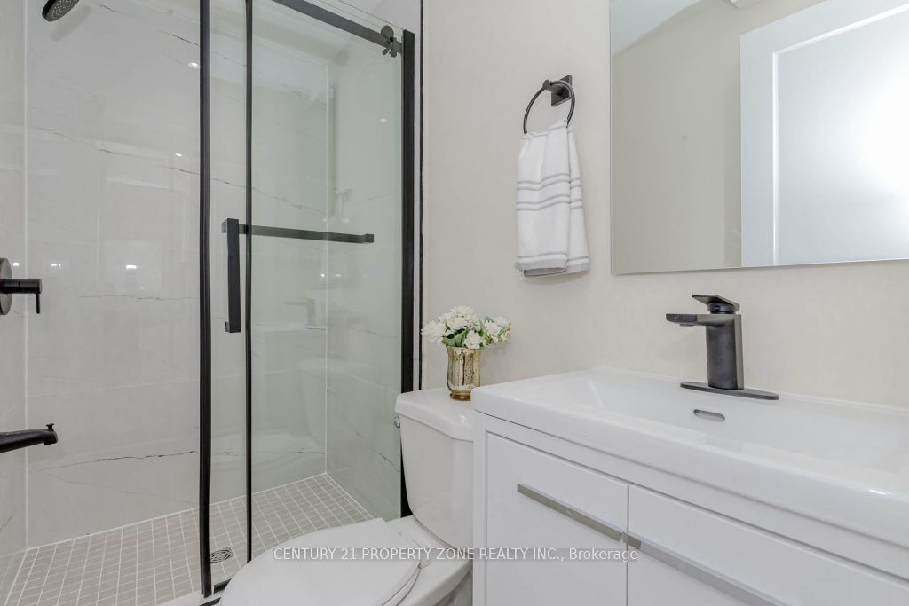 67 Cloverdale Dr