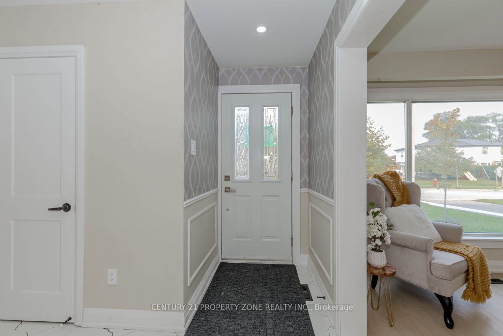 67 Cloverdale Dr