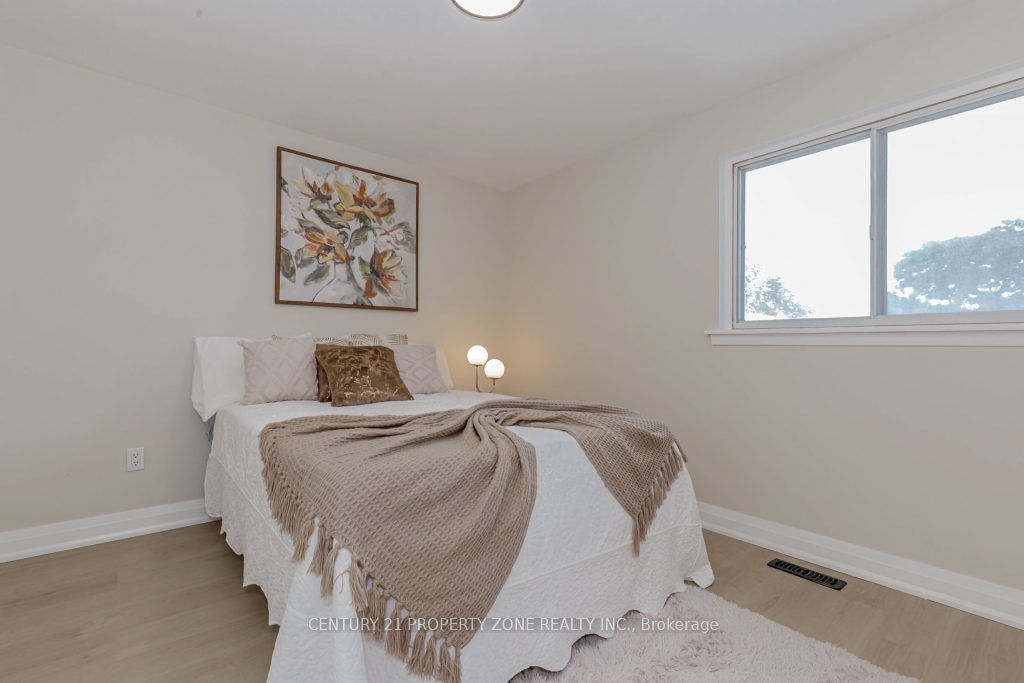 67 Cloverdale Dr