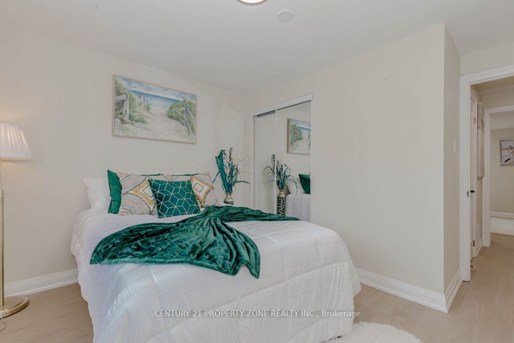 67 Cloverdale Dr