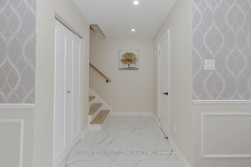 67 Cloverdale Dr