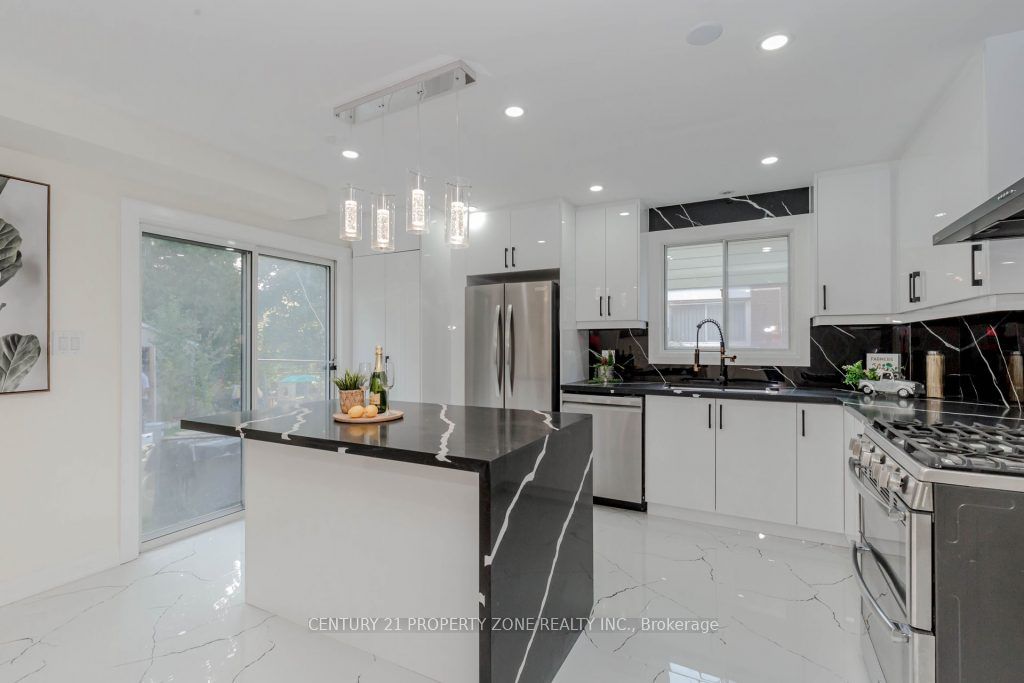 67 Cloverdale Dr