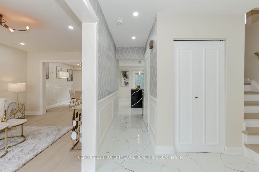 67 Cloverdale Dr