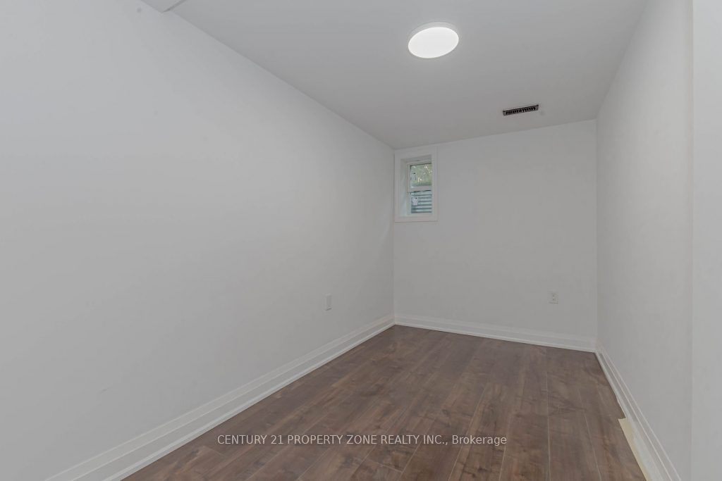 67 Cloverdale Dr
