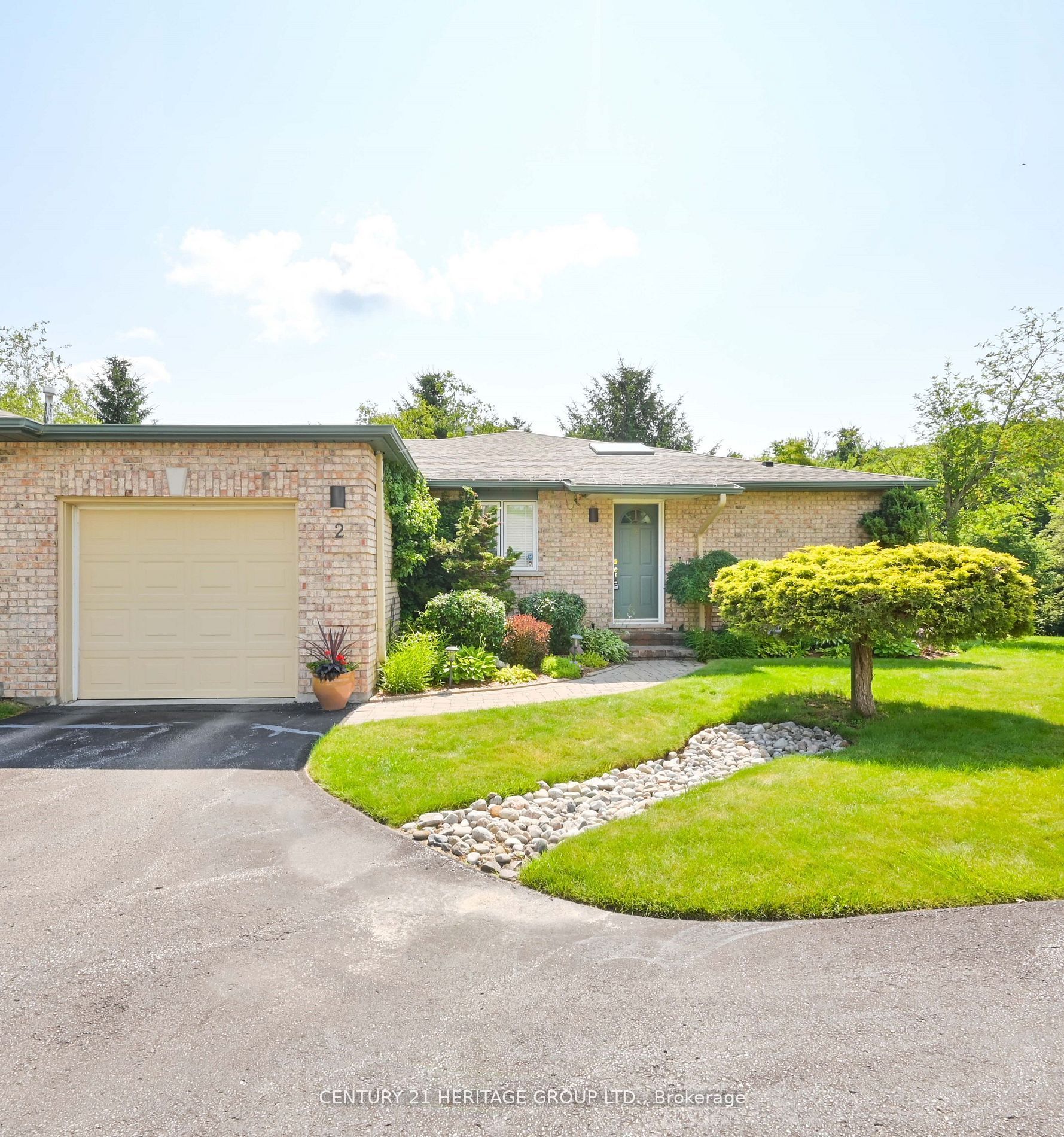 23 Reddington Dr, #2
