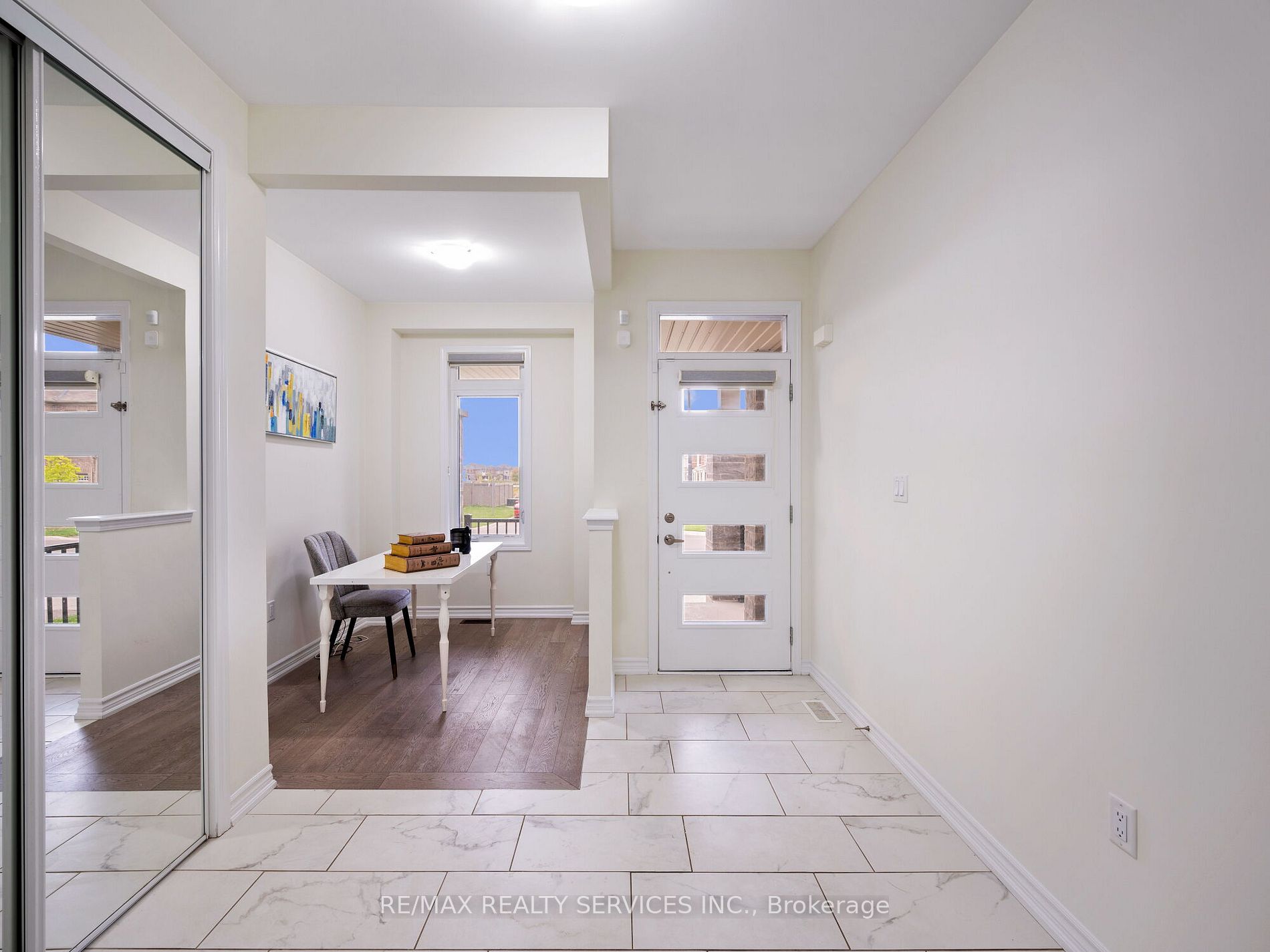 72 Circus Cres