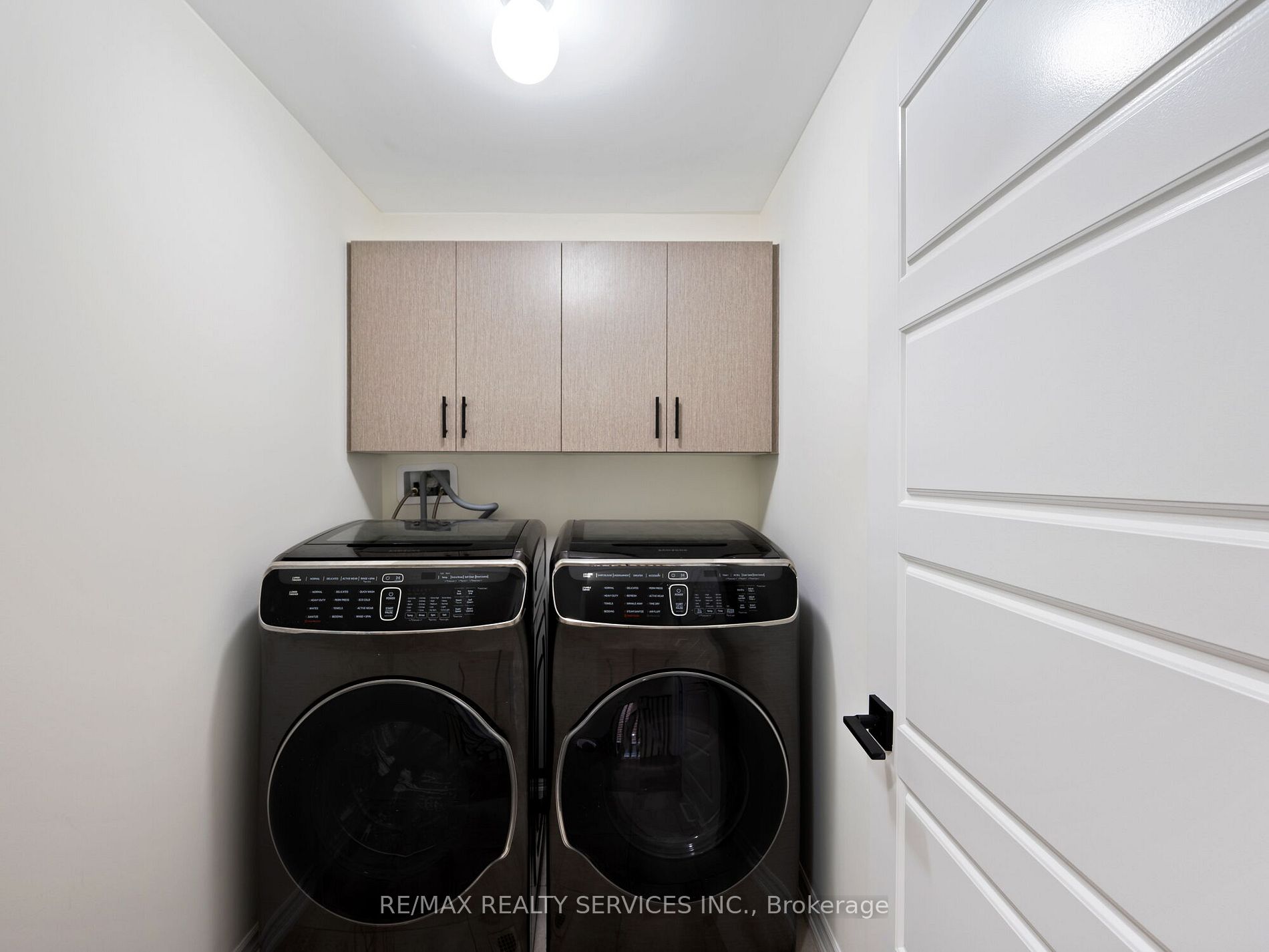 72 Circus Cres