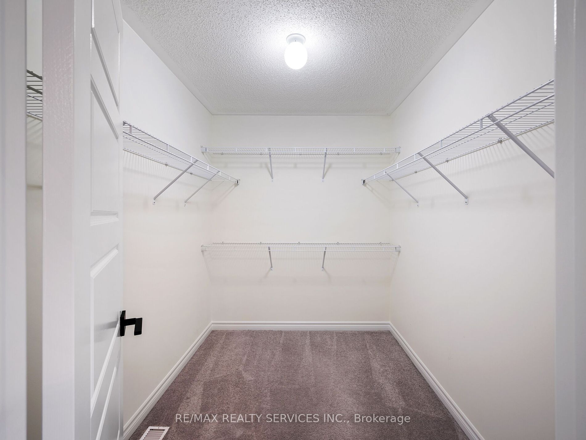 72 Circus Cres