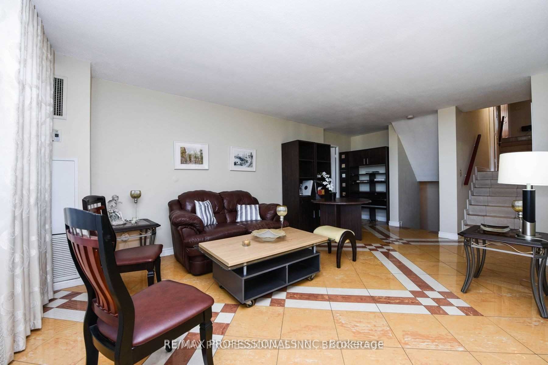 11 Wincott Dr, #1910