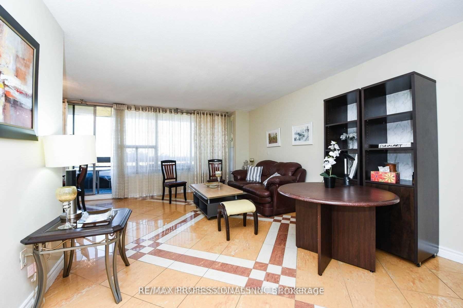 11 Wincott Dr, #1910