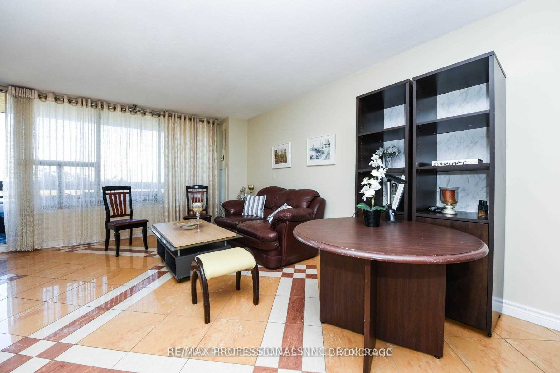 11 Wincott Dr, #1910