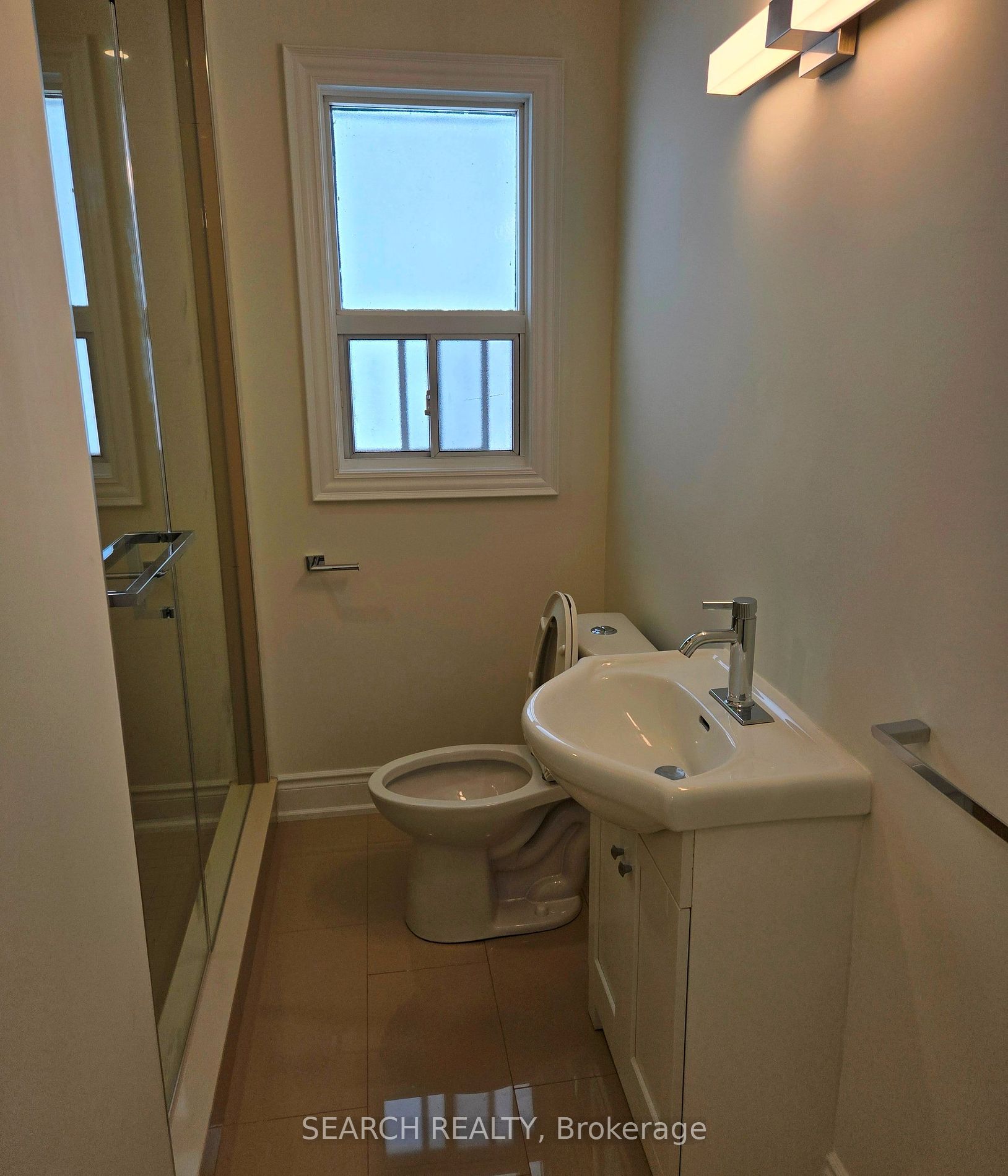 8 Northampton Dr