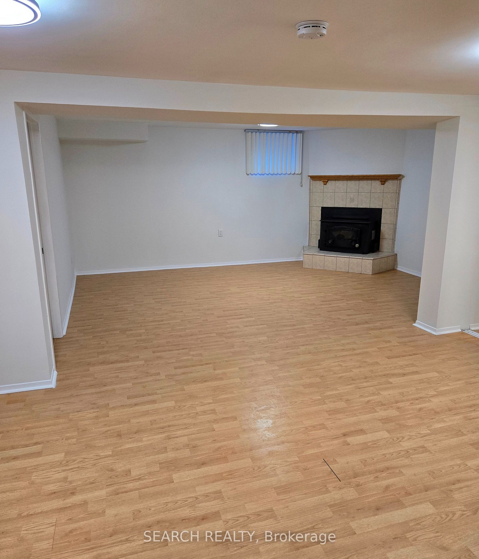 8 Northampton Dr