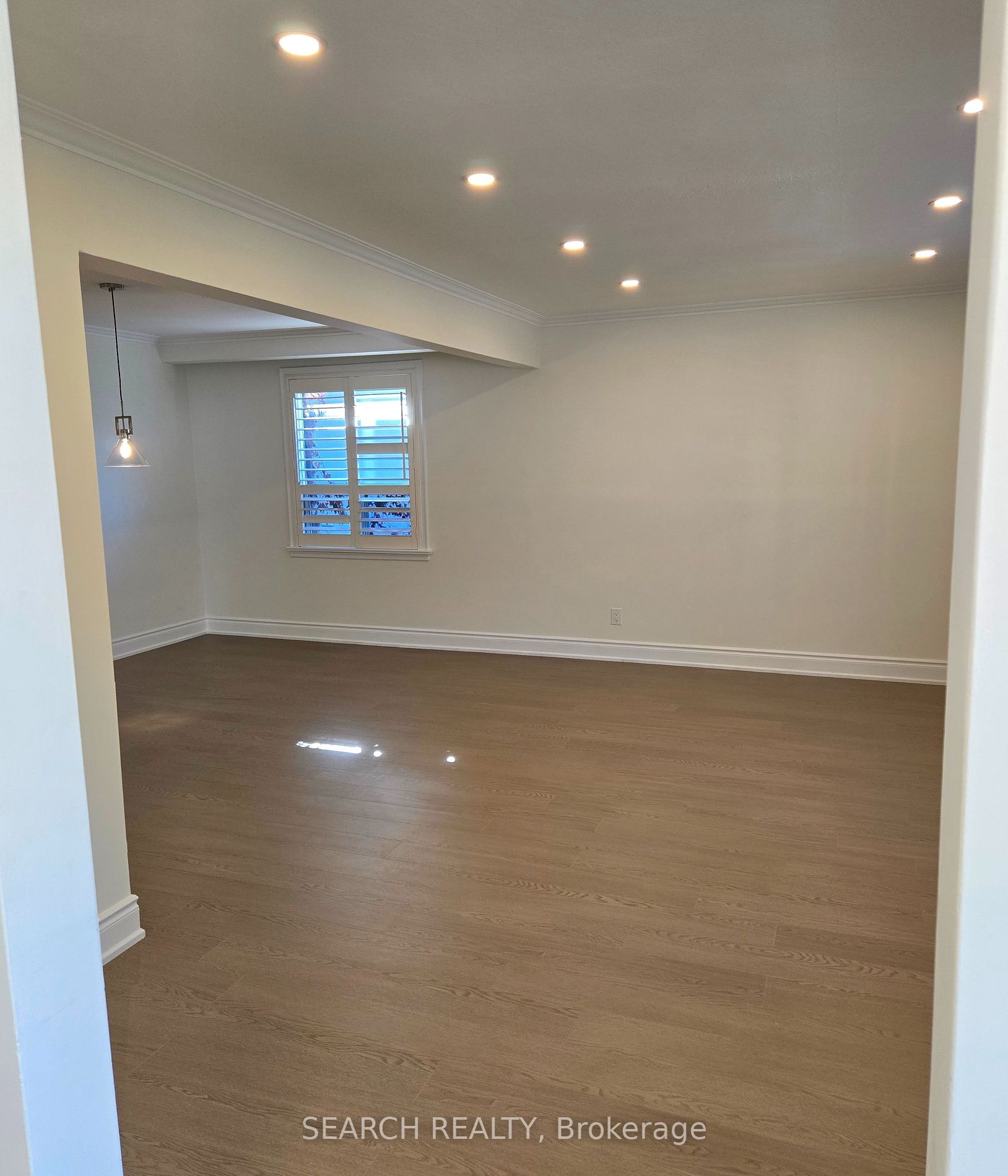8 Northampton Dr