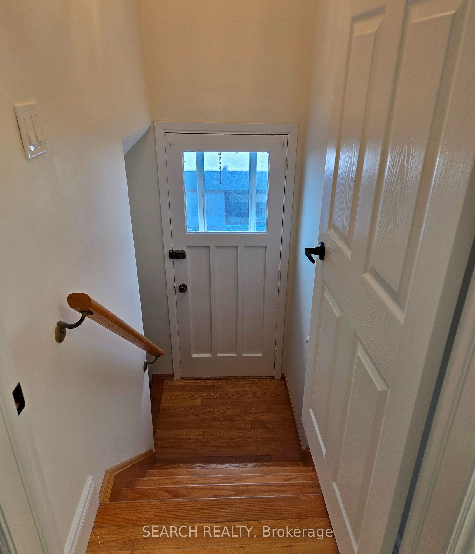 8 Northampton Dr