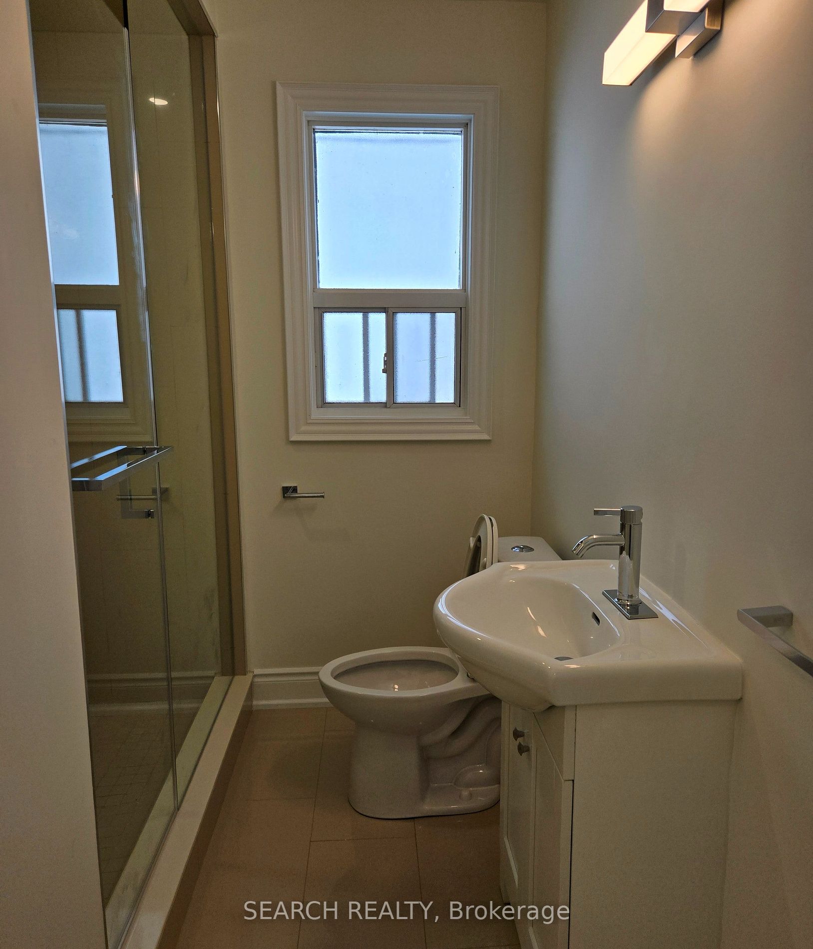 8 Northampton Dr