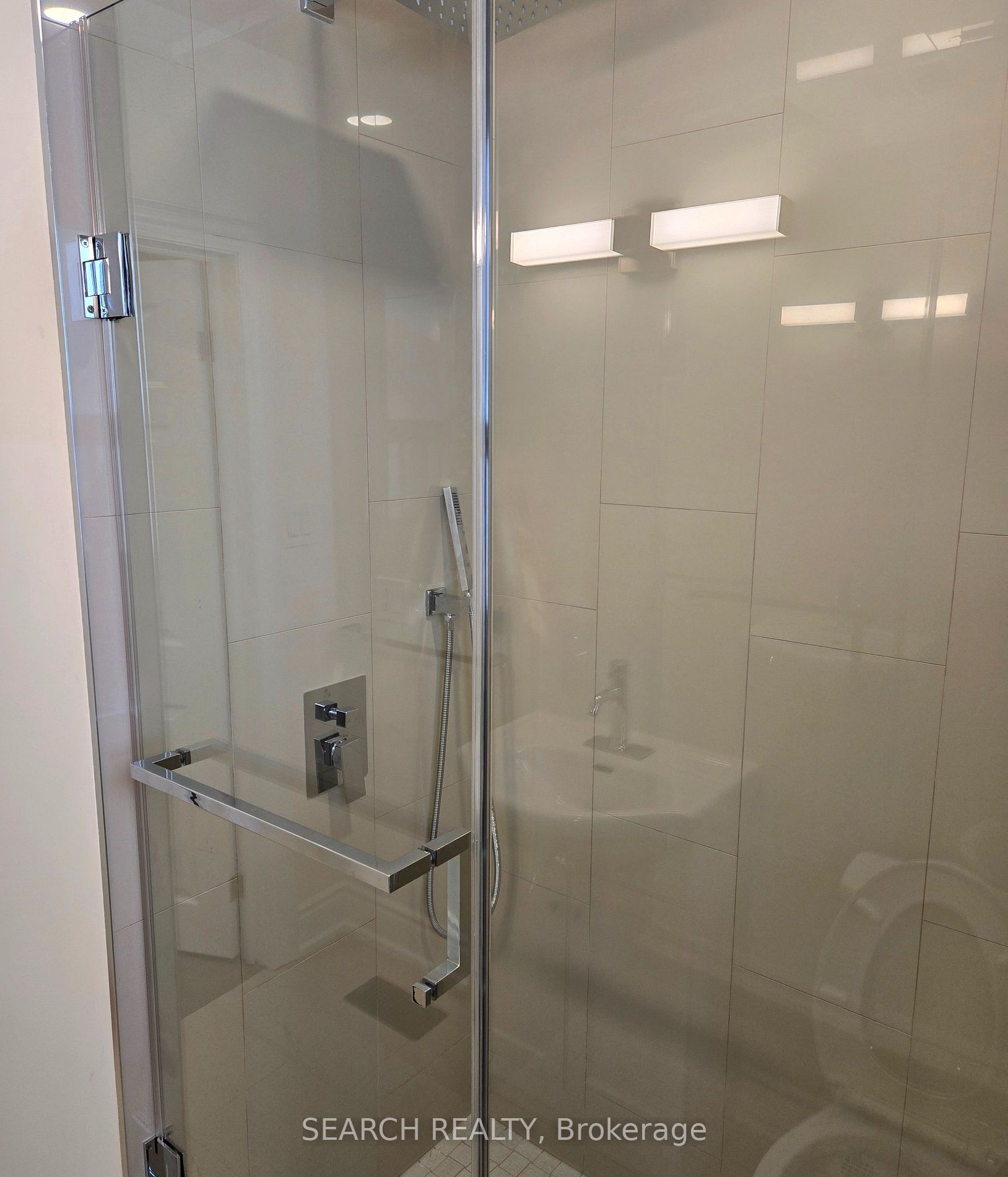 8 Northampton Dr