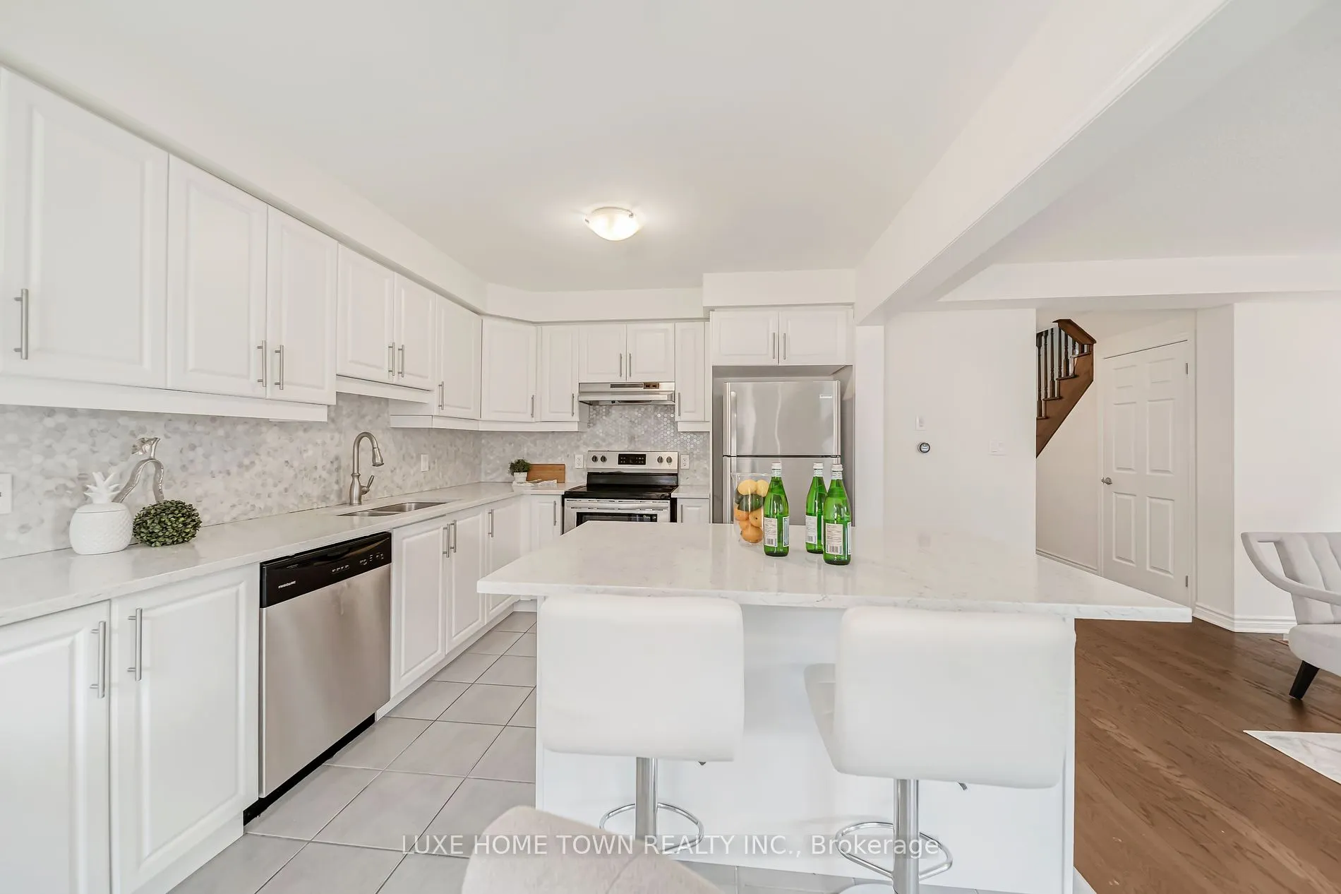 9 Leiterman Dr