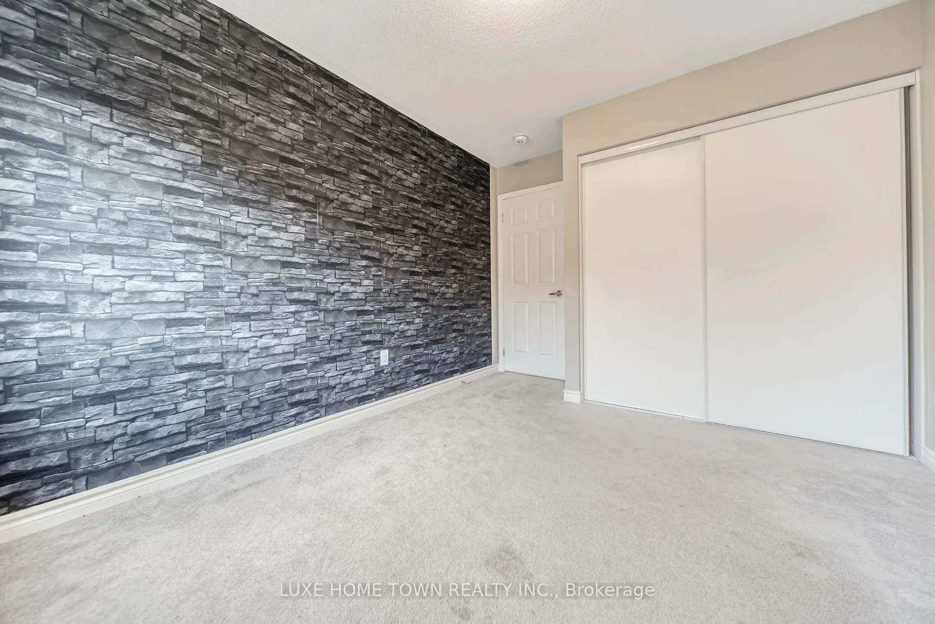 9 Leiterman Dr