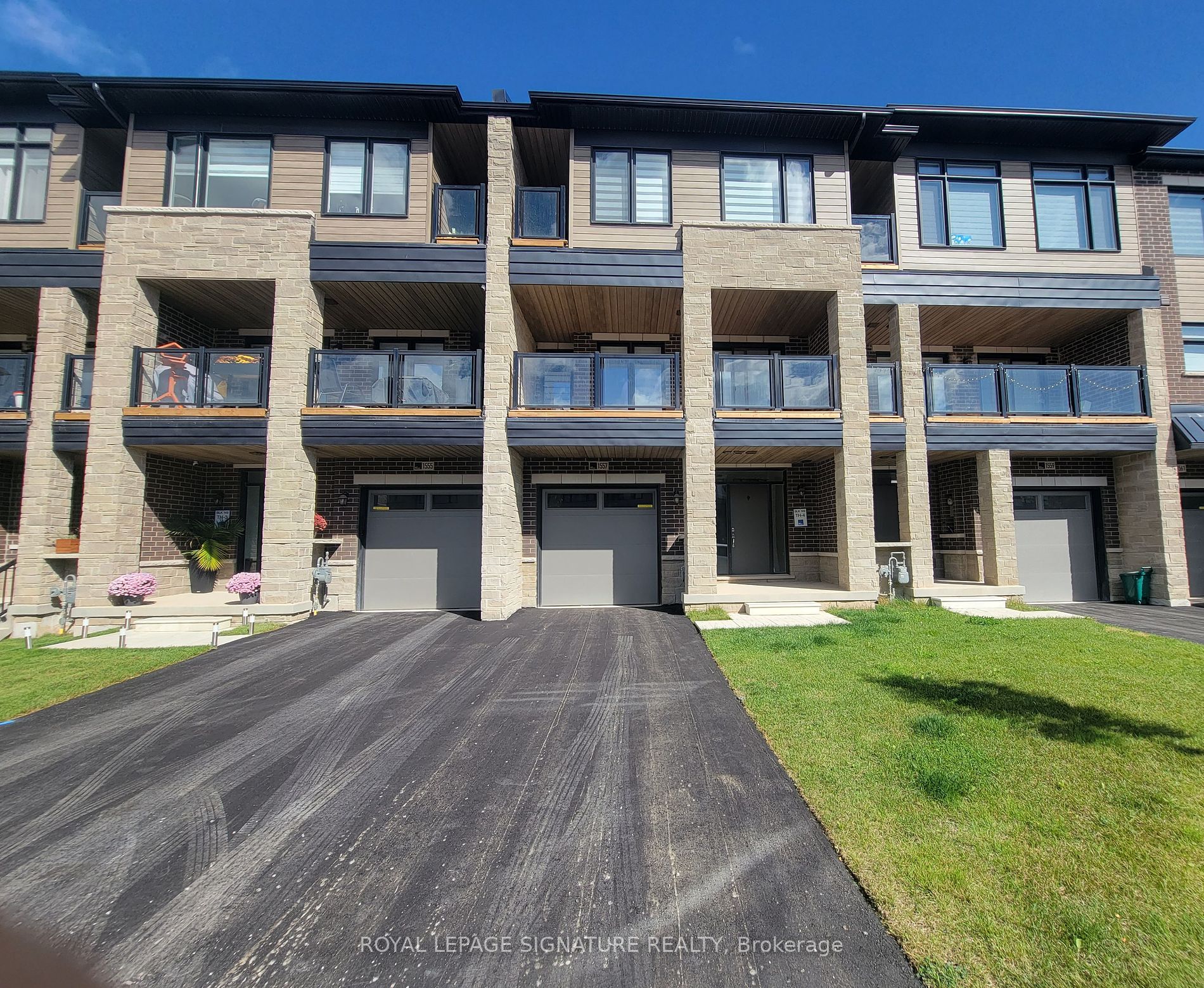 1557 Labine Pt