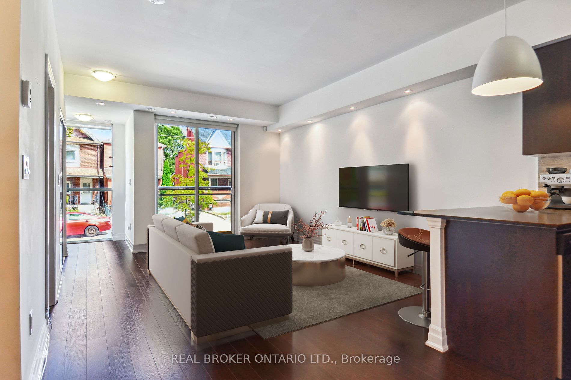57 Macaulay Ave, #502