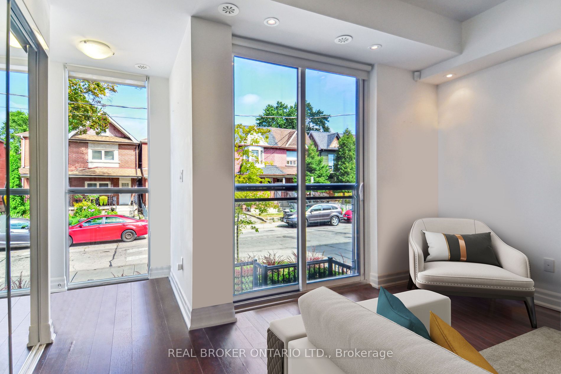 57 Macaulay Ave, #502