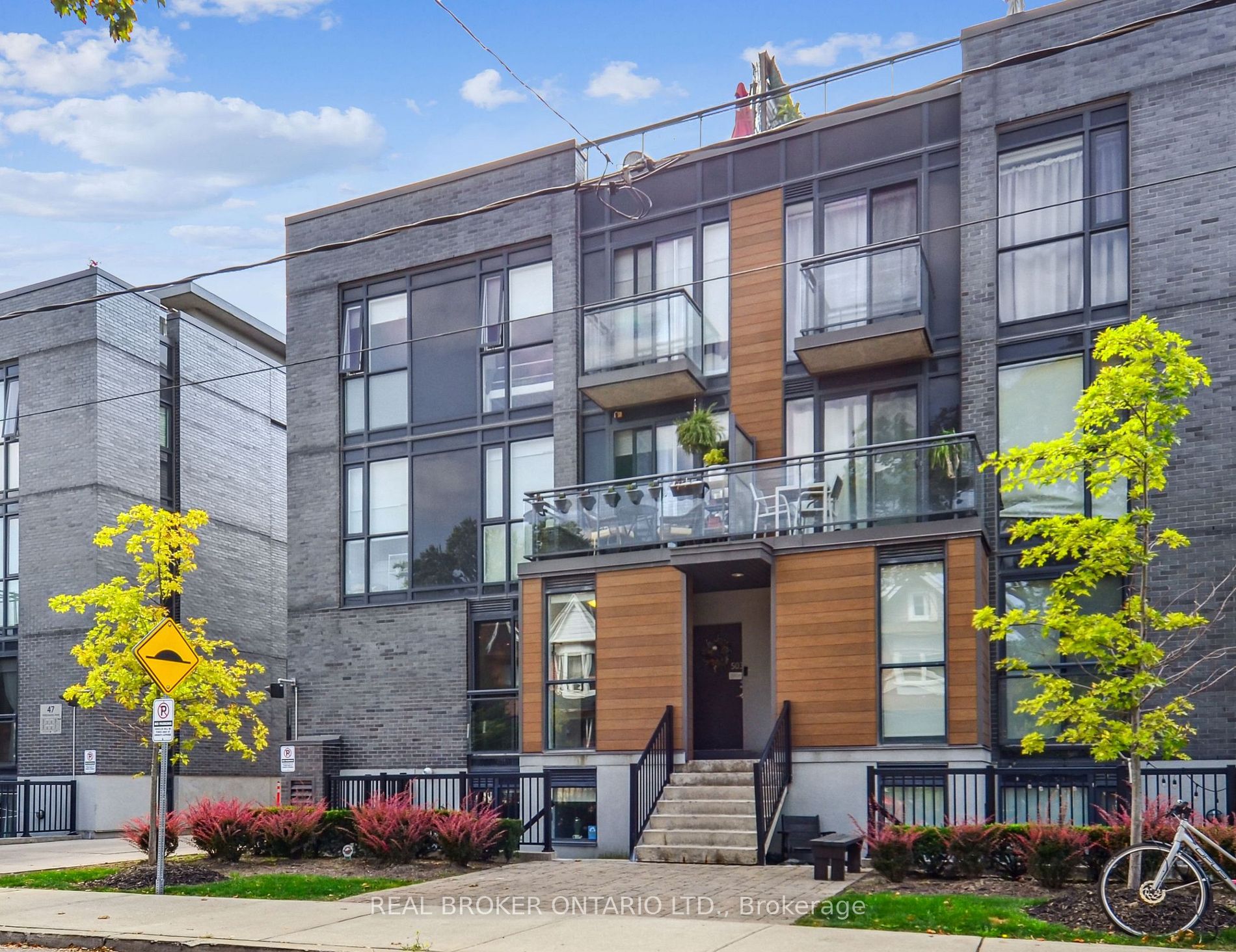 57 Macaulay Ave, #502