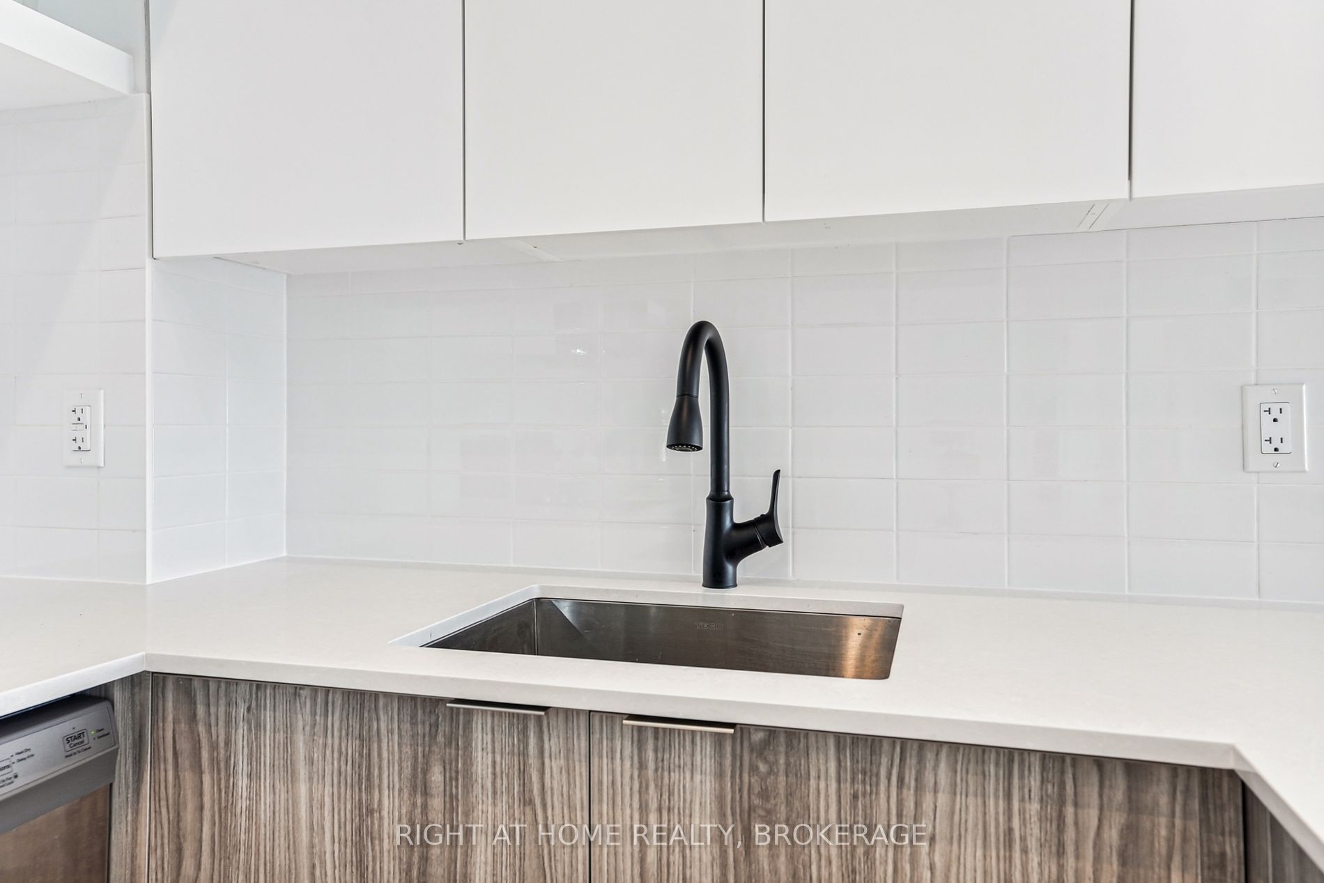 2485 Taunton Rd, #436