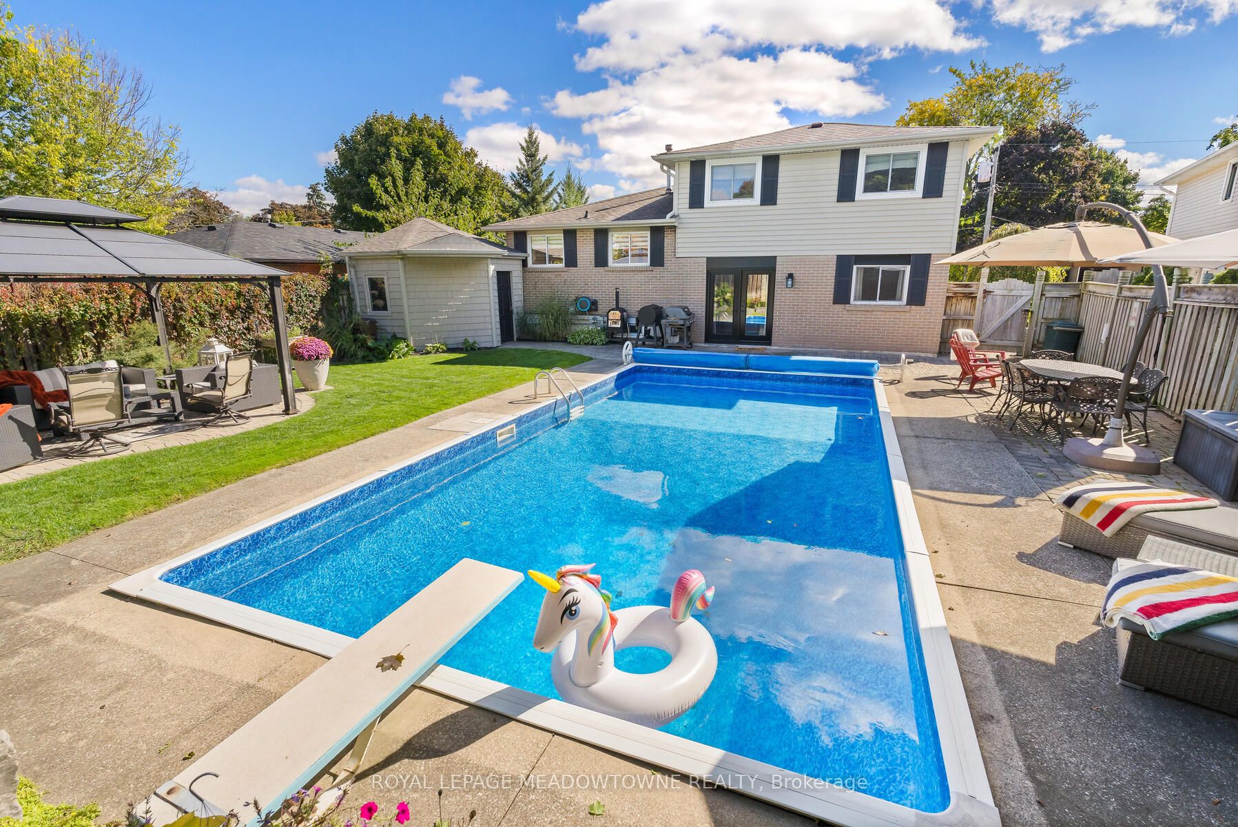 113 Irwin Cres