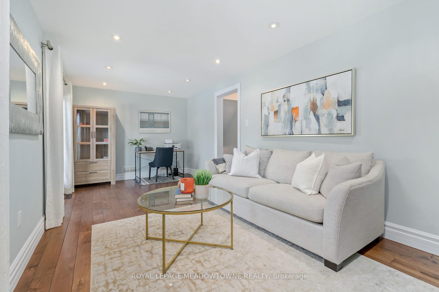 113 Irwin Cres