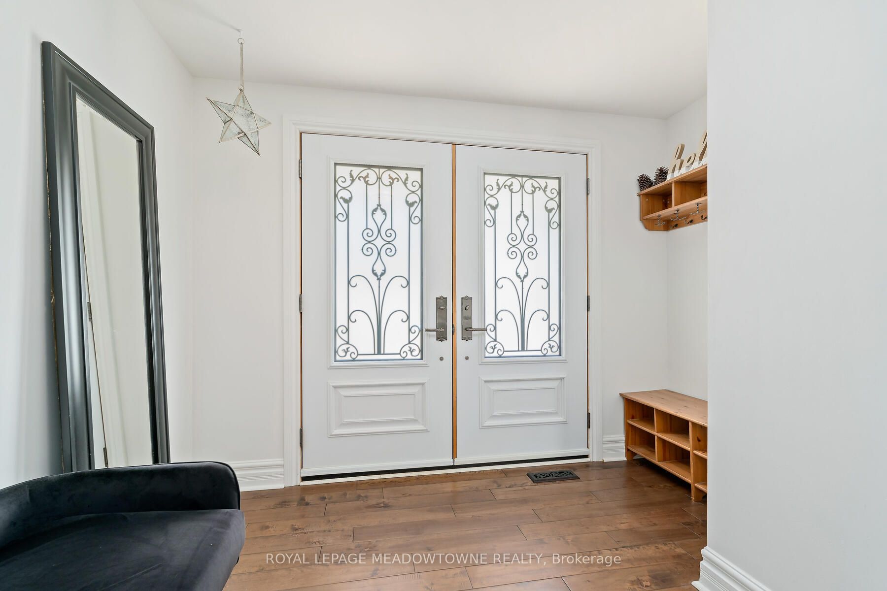113 Irwin Cres