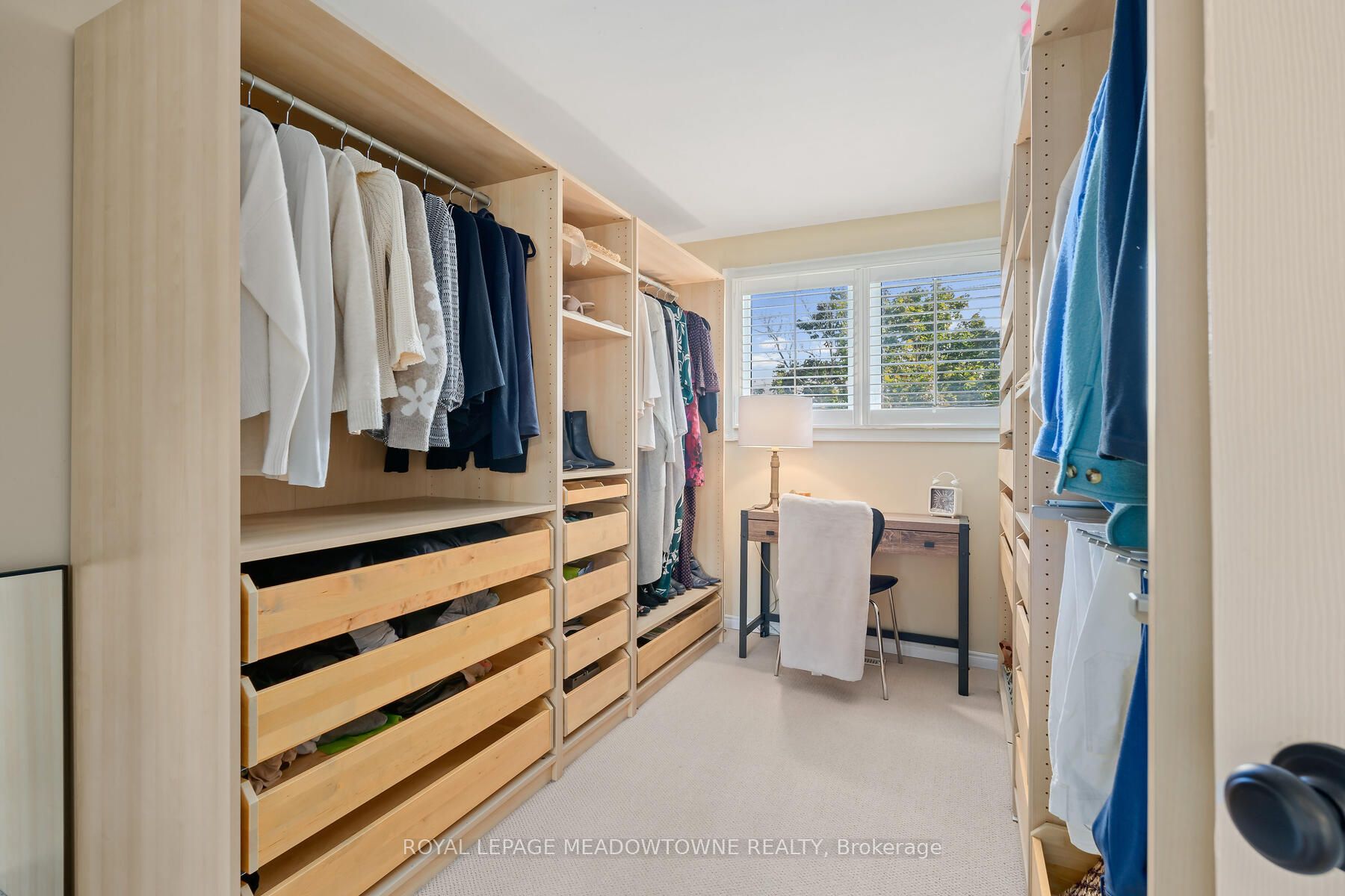113 Irwin Cres