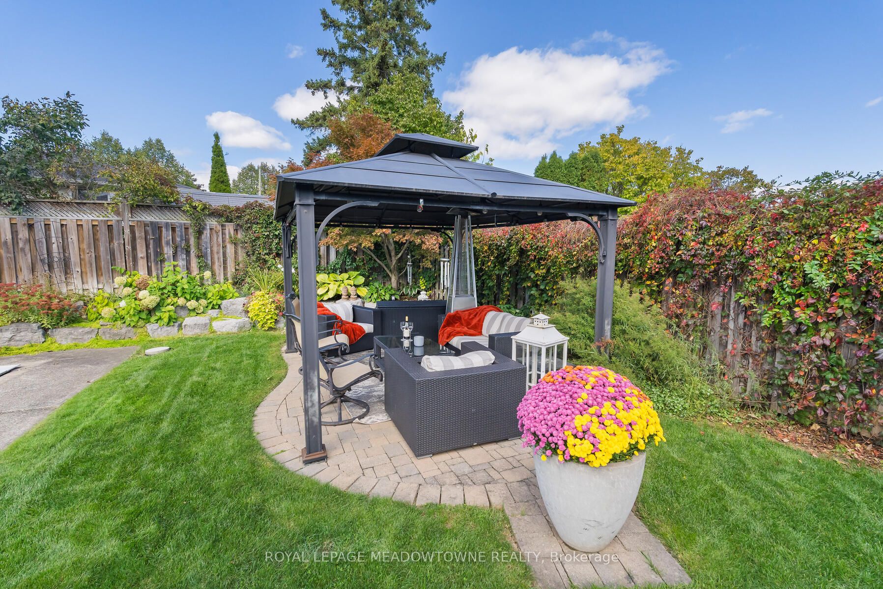 113 Irwin Cres
