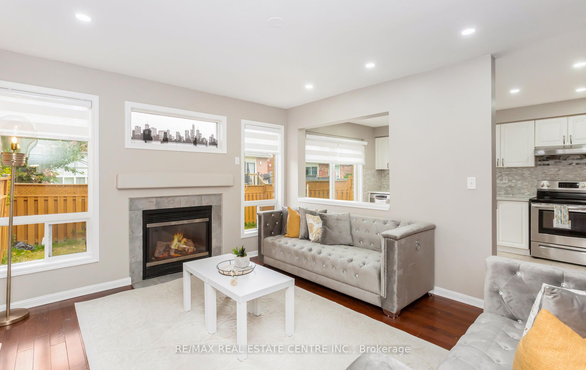 1104 Barclay Circ