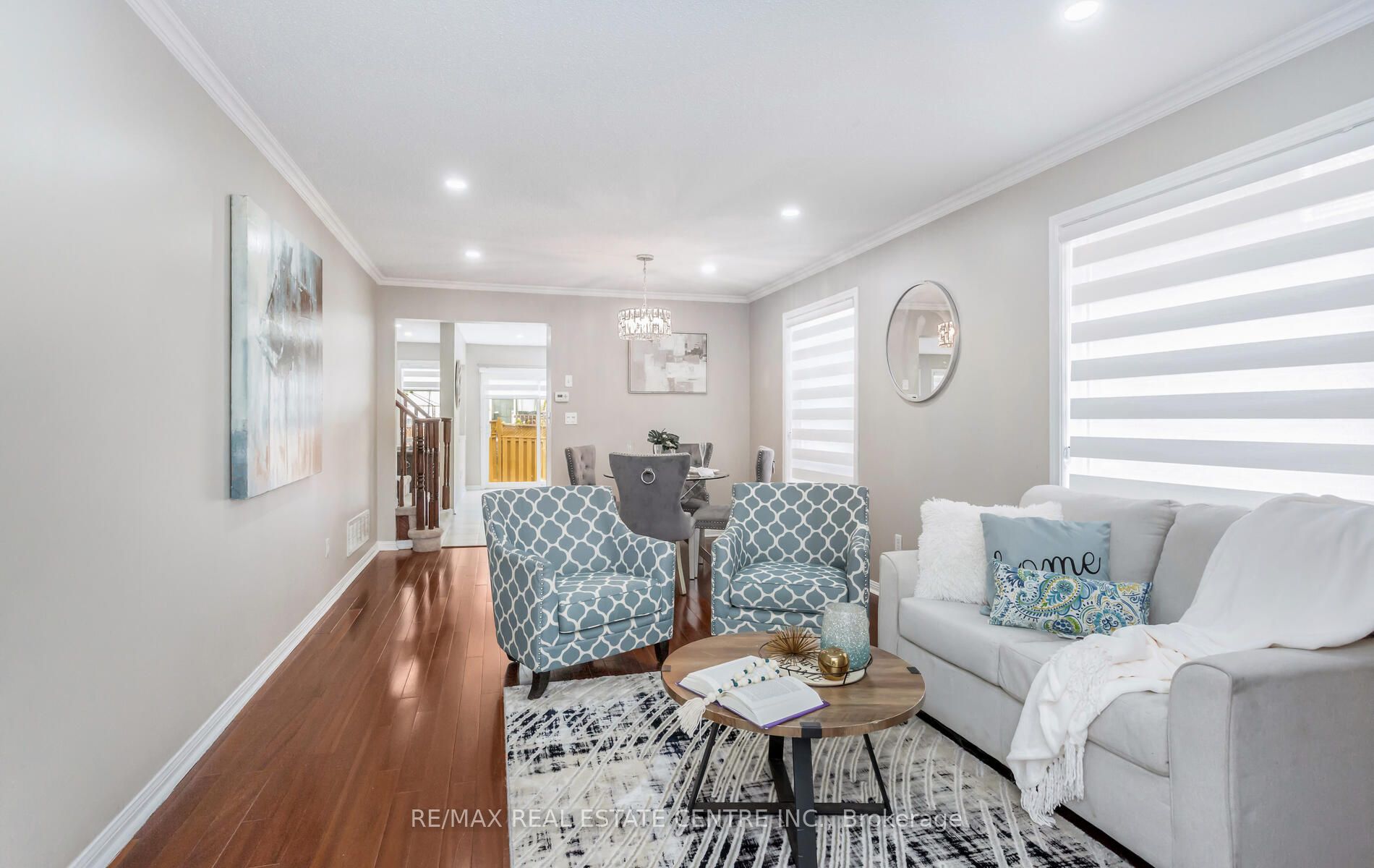 1104 Barclay Circ