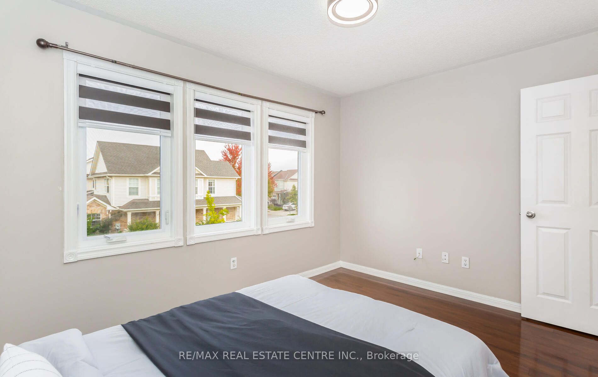 1104 Barclay Circ