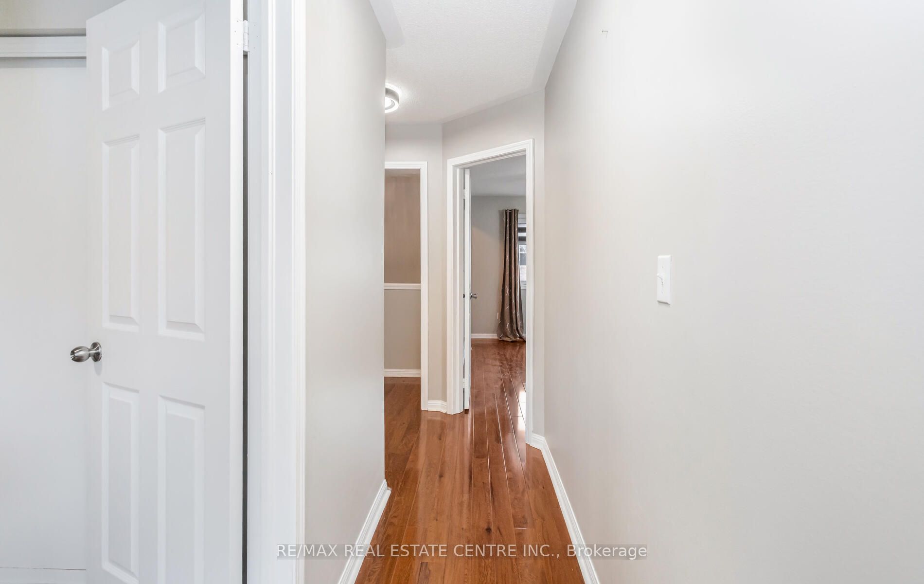 1104 Barclay Circ