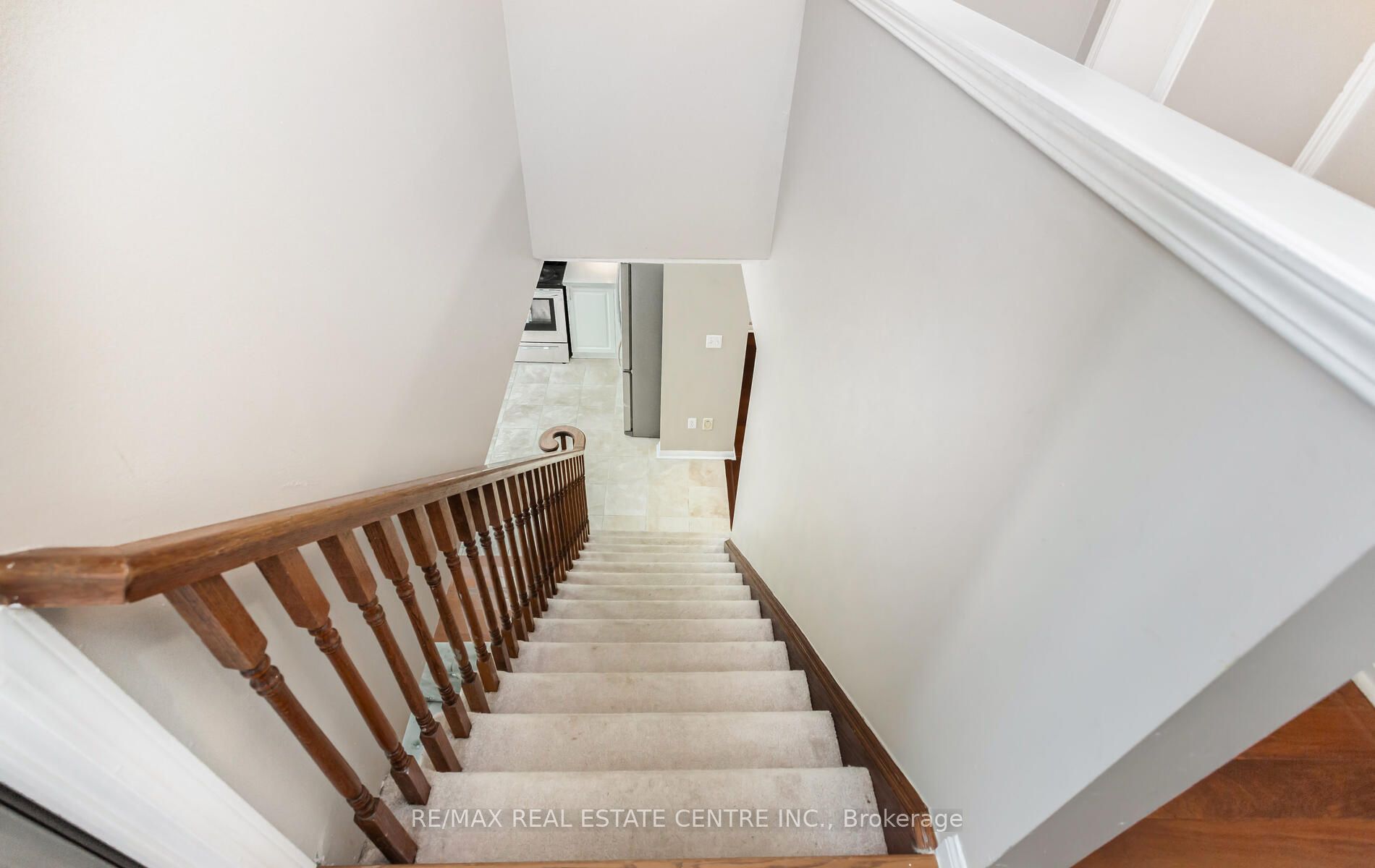 1104 Barclay Circ