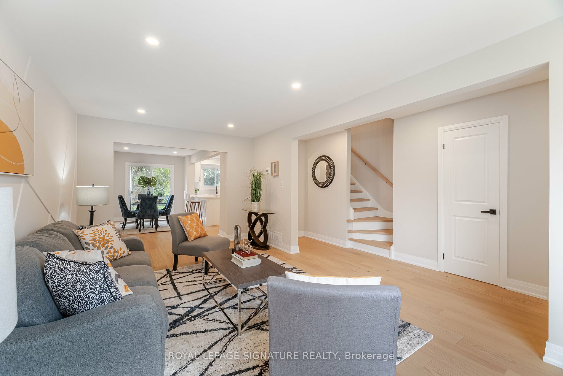 3381 Tallmast Cres