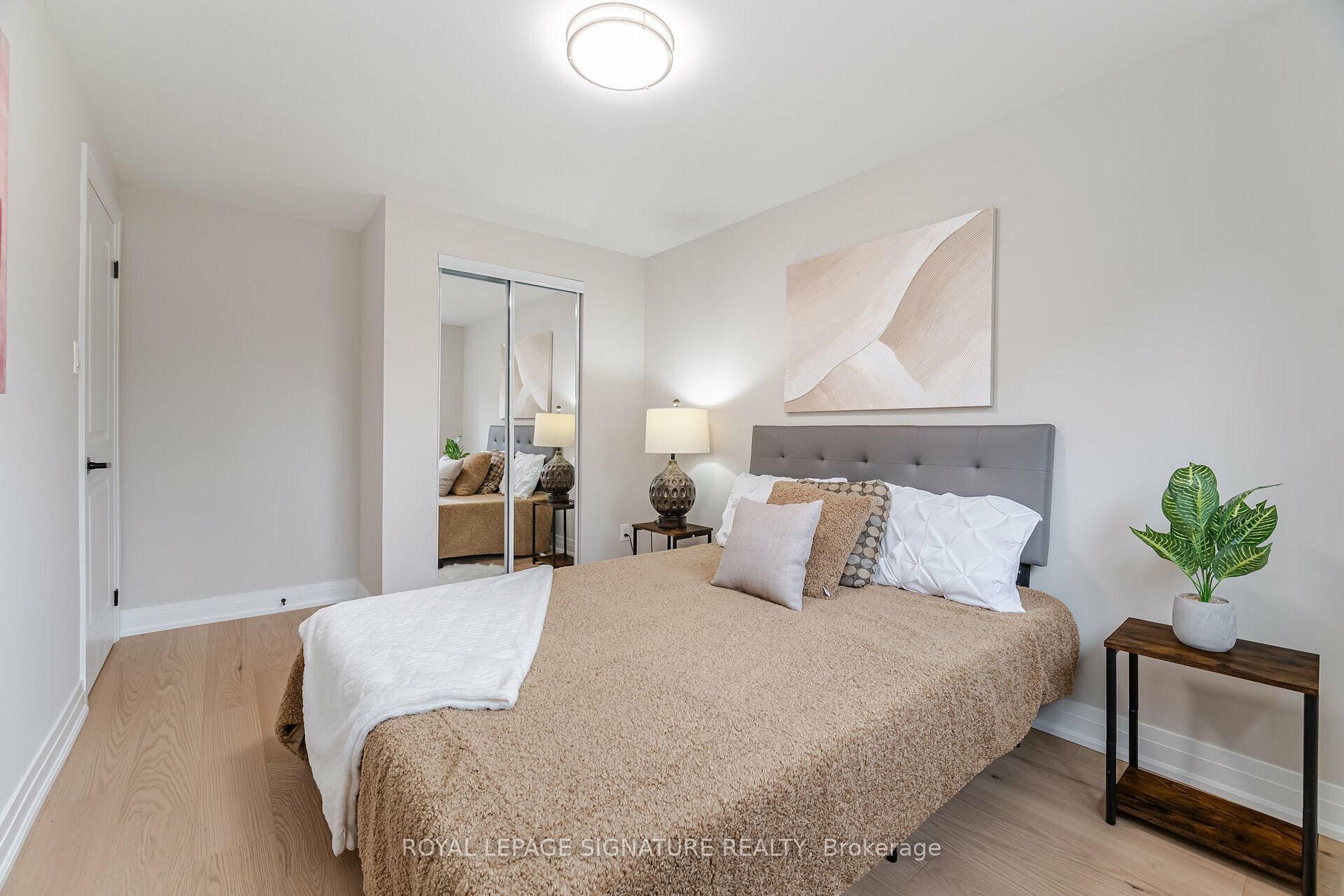 3381 Tallmast Cres